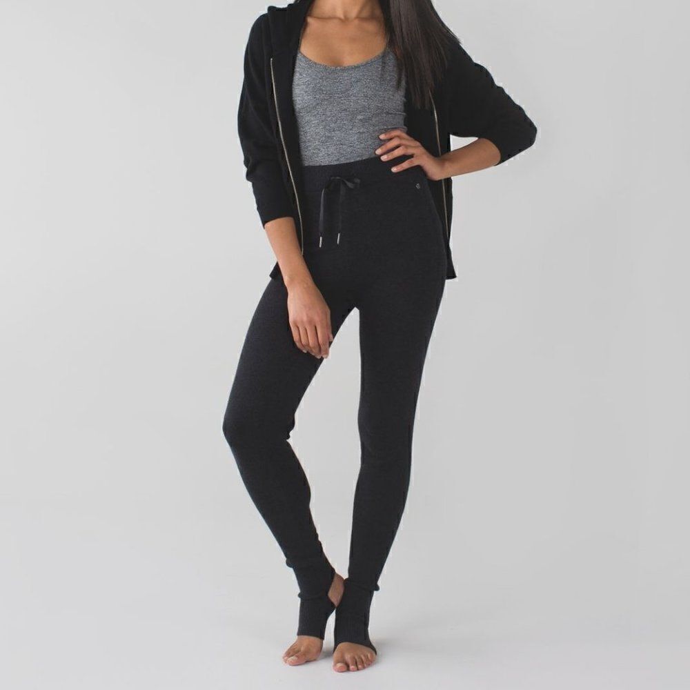 Lululemon Sweet Savasana Sweater Knit Stirrup Pants 8 Heathered Black